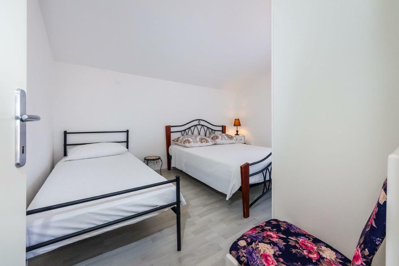 Apartment Juresko Zara Esterno foto