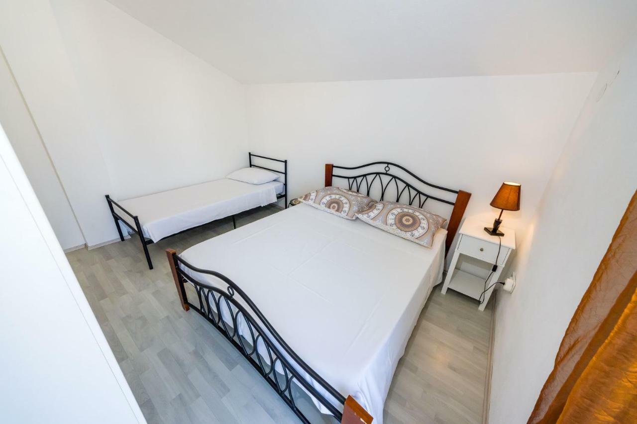 Apartment Juresko Zara Esterno foto